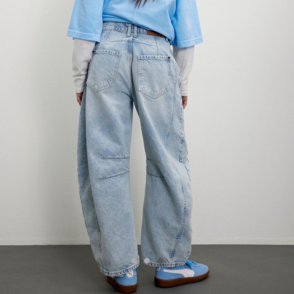 We The Free Good Luck Mid-Rise Barrel Jeans Size 29 Regular Aegean Light Blue - Picture 3 of 7